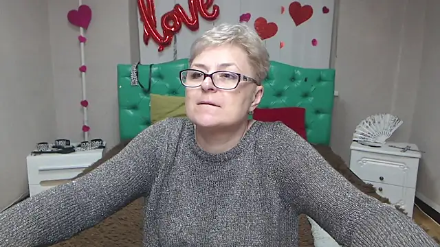 EmiliaGree's Live XXX Chat