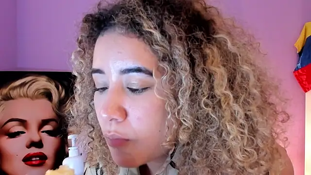 Show de Charlotte11-11 na webcam