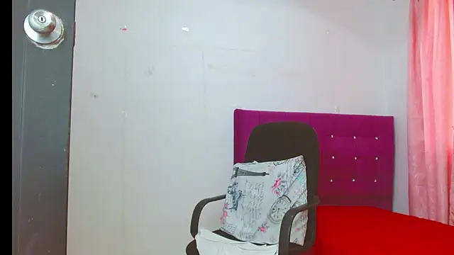 chantalsemenova1's Live XXX Chat