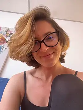 cuddlingbunny Chat XXX in diretta