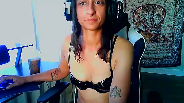 GoddessVikkii's Webcam Show