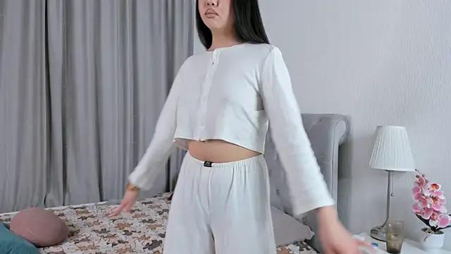 Chatroom XXX en direct de AraIkenberry