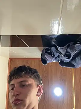 ARON_LUXX's Live XXX Chat