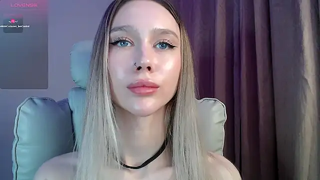 Des_ch élő XXX-chatje