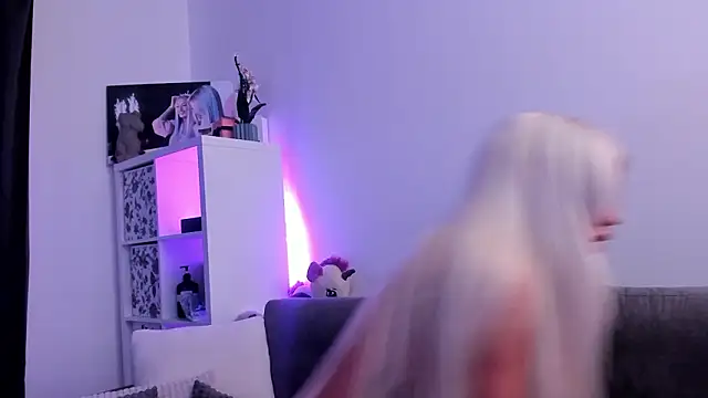 Nia_Blondie_X: απευθείας συνομιλία ΧΧΧ