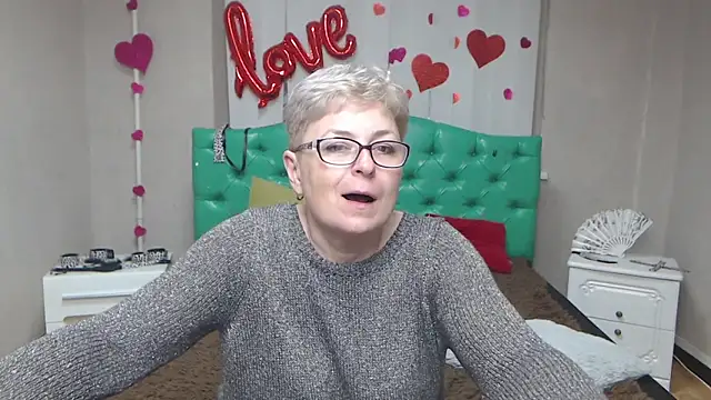 Онлайн чат XXX EmiliaGree