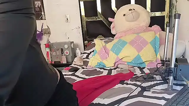 lucywhite13のライブXXXチャット