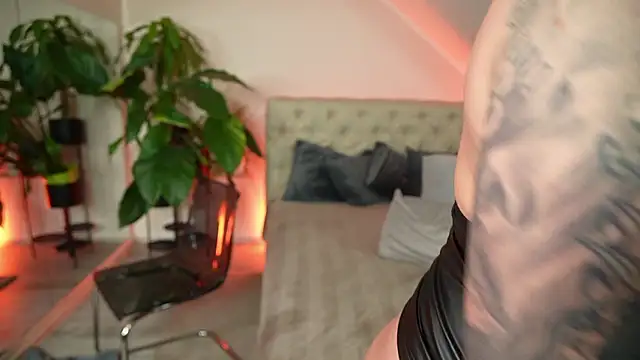 hotmilfbitch Adlı Modelin Canlı XXX Sohbeti