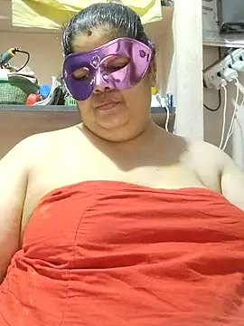 tamilthanushri's Live XXX Chat