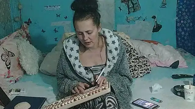 brighteyes77 Adlı Modelin Canlı XXX Sohbeti