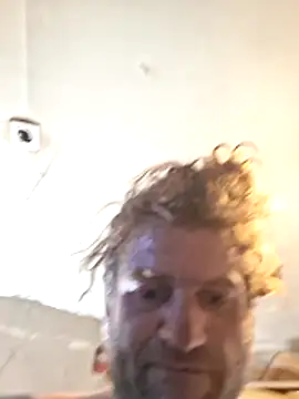 bearded_cross' Live XXX Chat