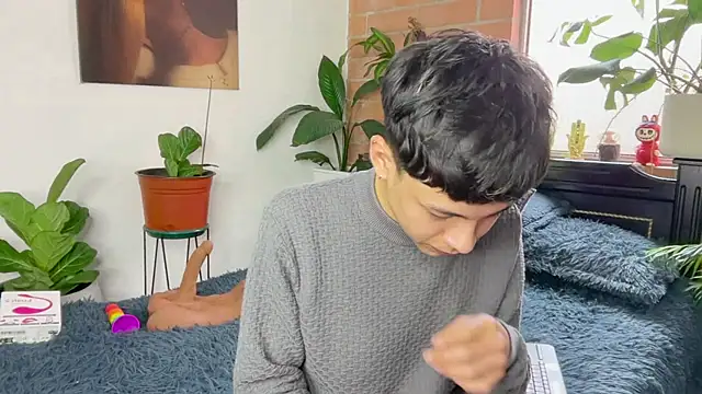 Andy_Belier23 Adlı Modelin Canlı XXX Sohbeti