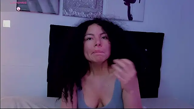 Chat +18 de Zoe-yanin ao vivo