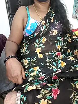 Tamil-hotwife's Webcam Show
