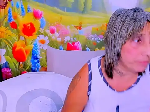 Chat +18 de indianroxy ao vivo