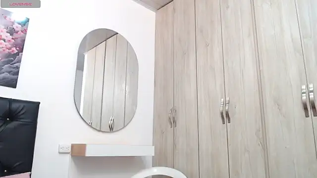 pinky_f00x's Live XXX Chat