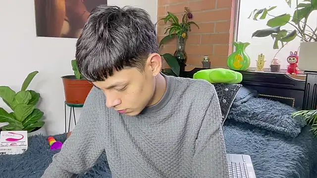 Andy_Belier23 Live XXX-Chat