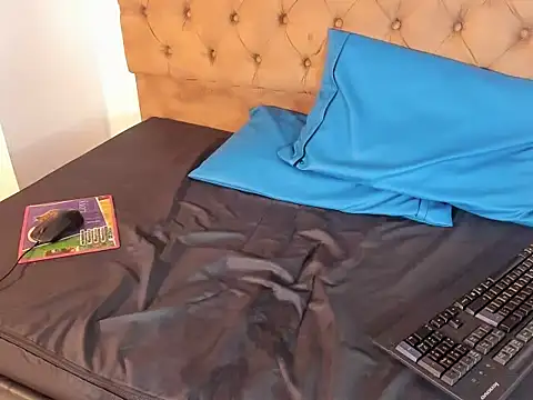 Lux_Royse Pertunjukan Webcam