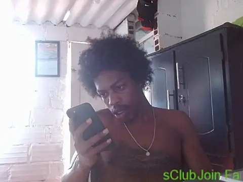 Larry-n-clouds' Live XXX Chat