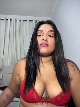 Latina_kiara 即時 XXX 聊天