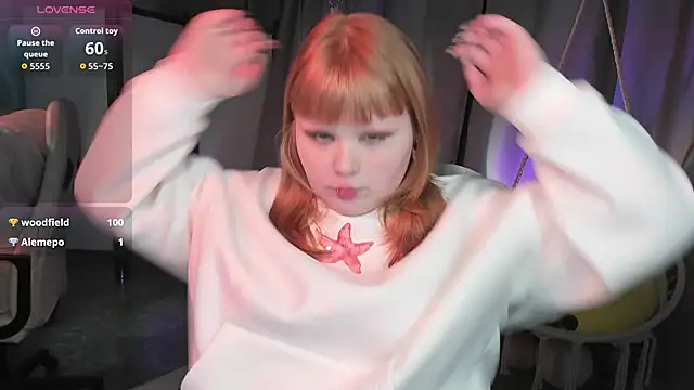 LottieReed Adlı Modelin Canlı XXX Sohbeti