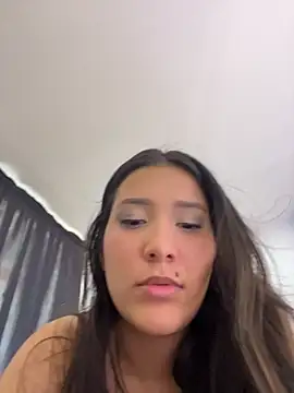 IsabellaJoness_ élő XXX-chatje