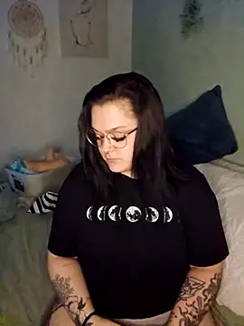 Saucy-Serenity live XXX chat