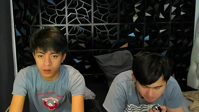 davincihugecock: διαδικτυακό σόου στην κάμερα