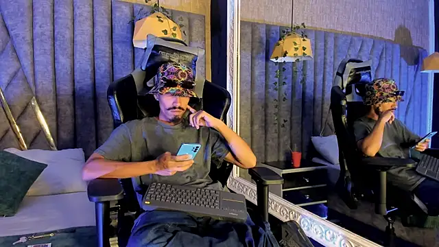 Živý XXX chat NoaahTylor