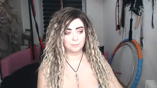 MISSwithDOLLS live XXX chat