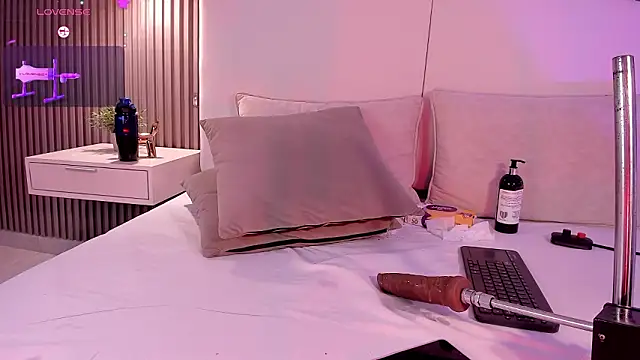 annie_clarkson Chat XXX in diretta