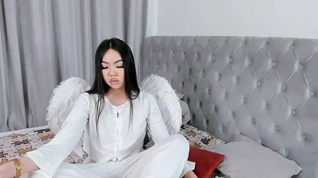 AraIkenberry Chat XXX in diretta