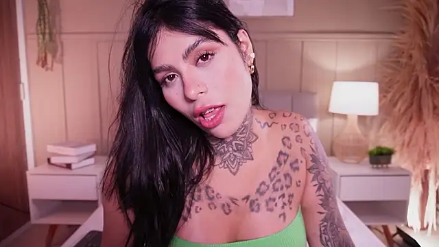 curvyliciousss' Webcam Show