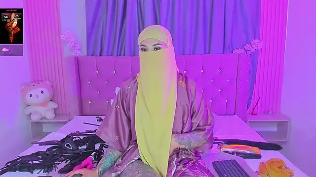 Nayla-Mouna's Webcam Show