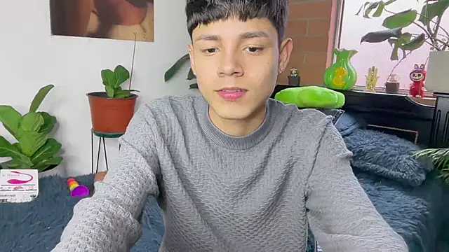 Chat +18 de Andy_Belier23 ao vivo