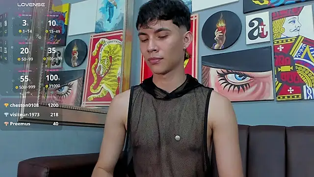 AronTawers' Live XXX Chat