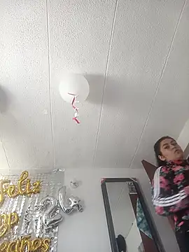 sckarlet1's Live XXX Chat