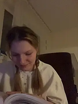 MaryHiggins' Live XXX Chat