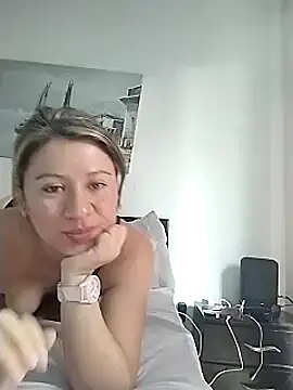 luna_desiree: απευθείας συνομιλία ΧΧΧ