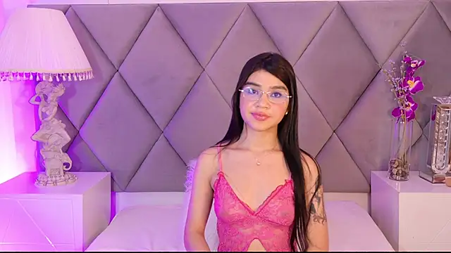 OliviaDiaz Show in webcam