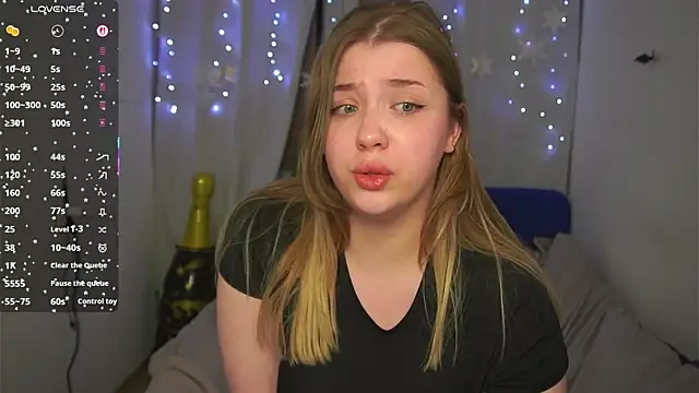 CuteSharloti Chat XXX live