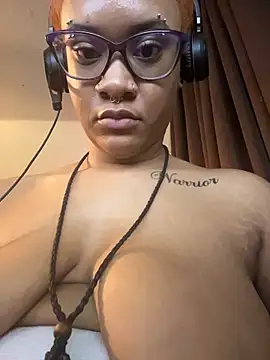 nickytheehawtie 现场XXX聊天