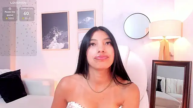 Tiffany_Low Adlı Modelin Canlı XXX Sohbeti