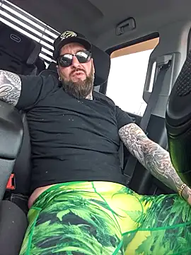 Czat XXX na żywo – Beardedtattood