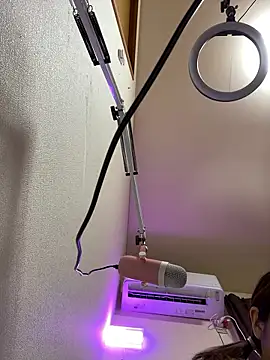 ema_ch2525 即時 XXX 聊天