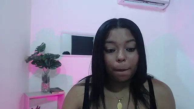 Tifanny_Black_n Webbikameraesitys