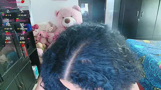 millaroberts' Live XXX Chat