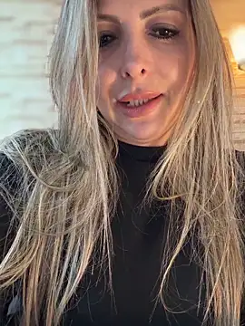 _Abril-Office1 – Live XXX-chat