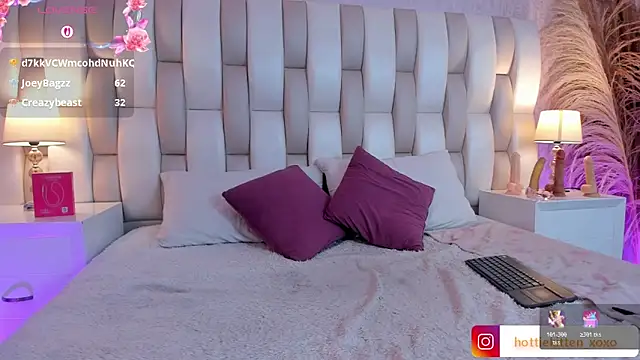 Viollet_xoxo Chat XXX in diretta