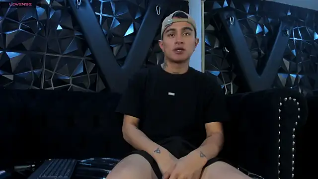 LiamDeep Live XXX-Chat